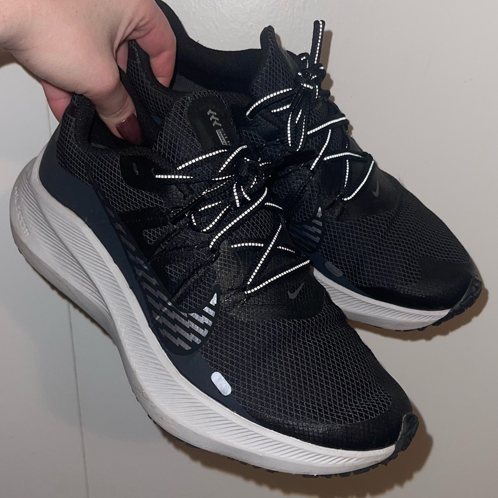 Nike Winflo 7 Shield